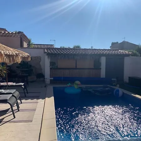 Villa Maison 8 Personnes Avec Piscine Saint-Laurent-dʼAigouze